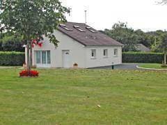 Foto 13 von 21: Ferienhaus am Fluss mit Parkplatz, TV, Garten & Internet - 2km nach La Vire