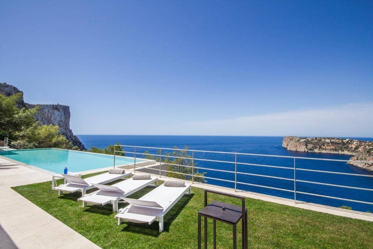 Luxury 6 Bedroom Villa with Superb Sea Views, Mallorca Villa 1014 1