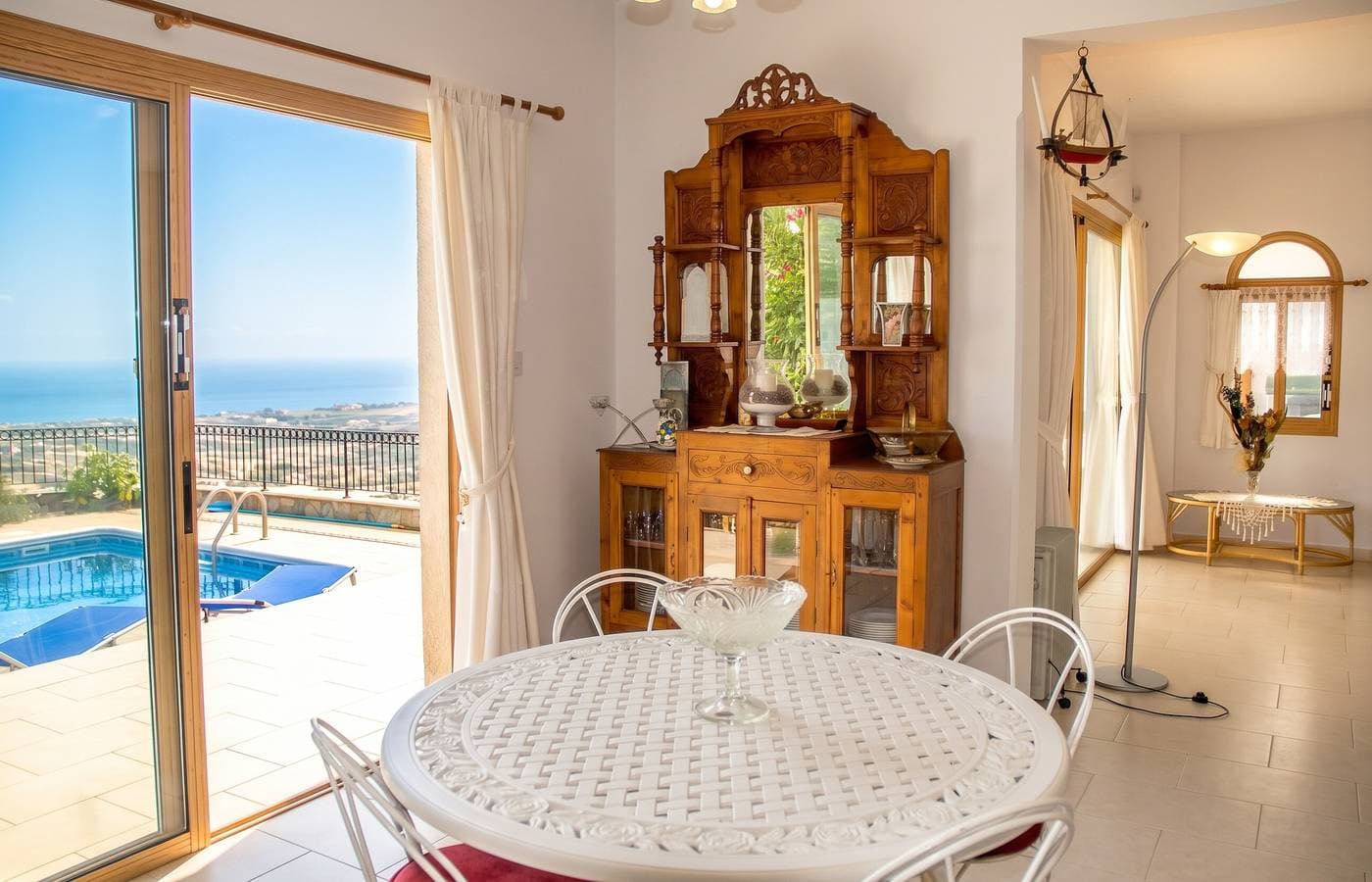 Foto 3 von 36: Peyia Villa mit Meerblick, privatem Pool und Garten