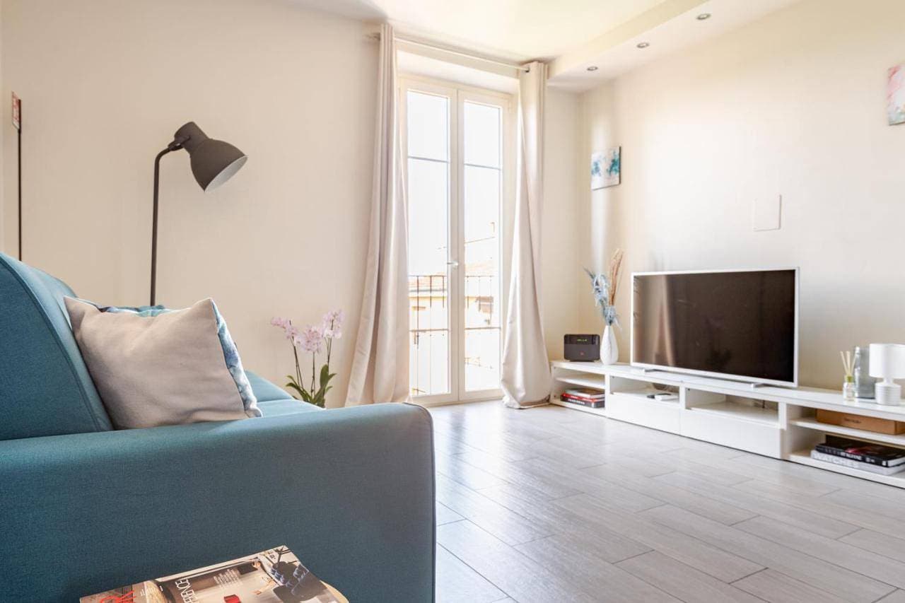 Casa fronte stazione, 300mt dal Centro, Free Parking 1