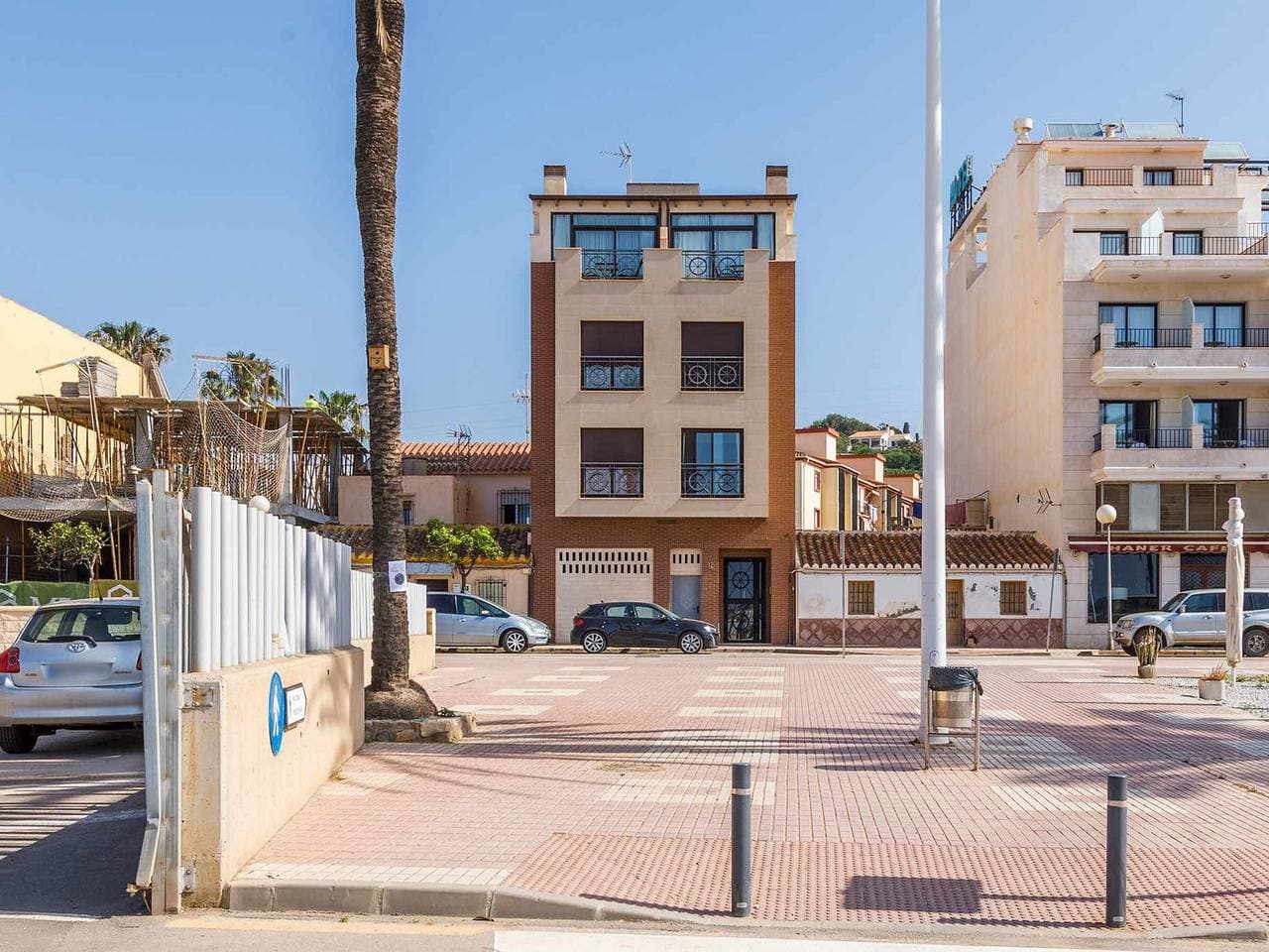 Foto 8 von 36: Helles Apartment am Meer in Caleta de Vélez, Klimaanlage