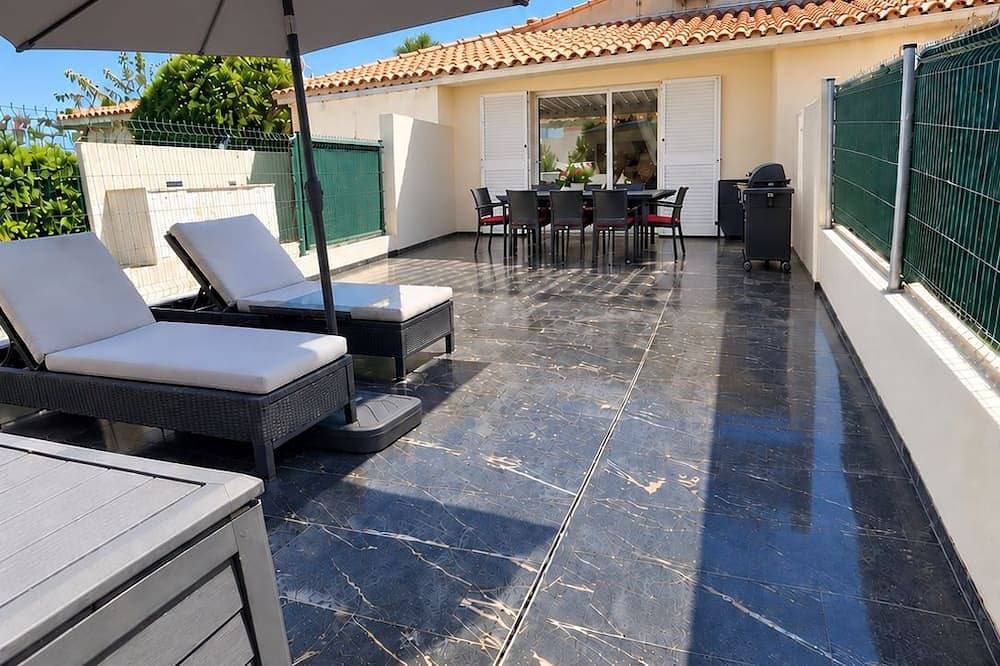 Borgo, Korsika – 75 m² große Ferienvilla mit direktem Strandzugang 1