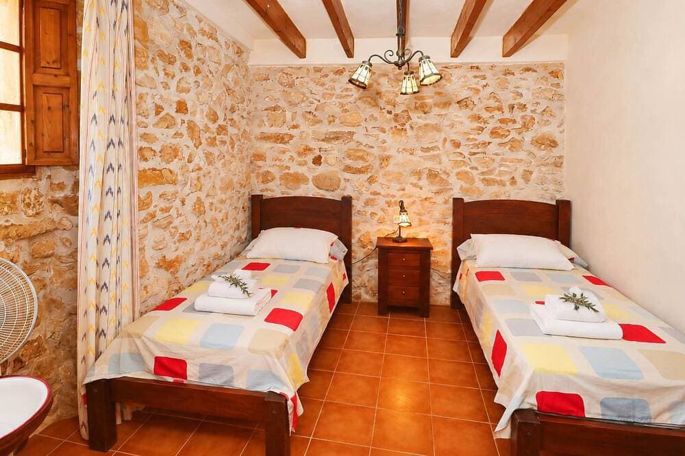 Foto 3 von 25: Can Cova 413 rustikale Finca mit privatem Pool, Terrasse, Klimaanlage und W-Lan