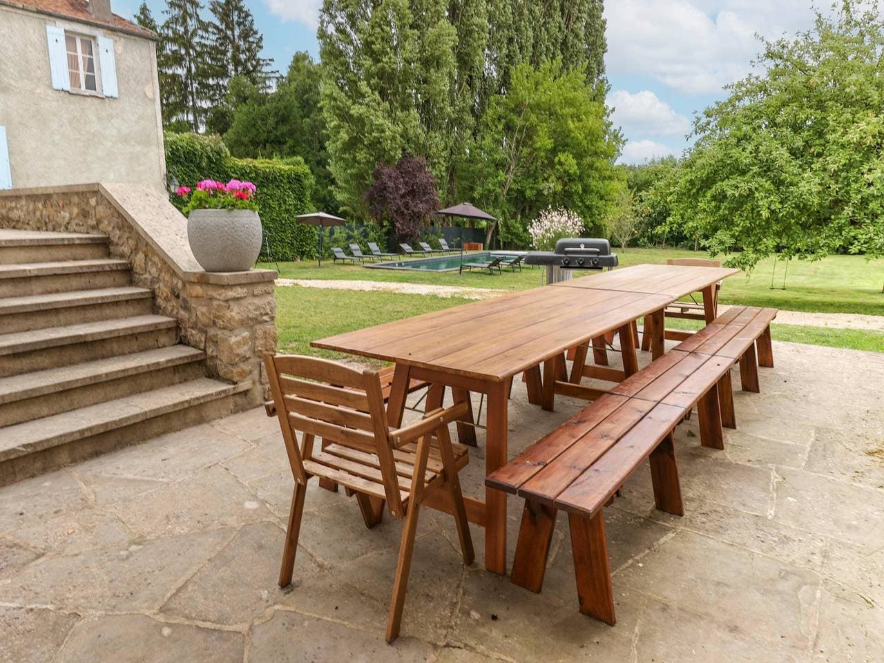 Foto 6 von 40: Großzügiges Anwesen für 20 mit Pool und Garten