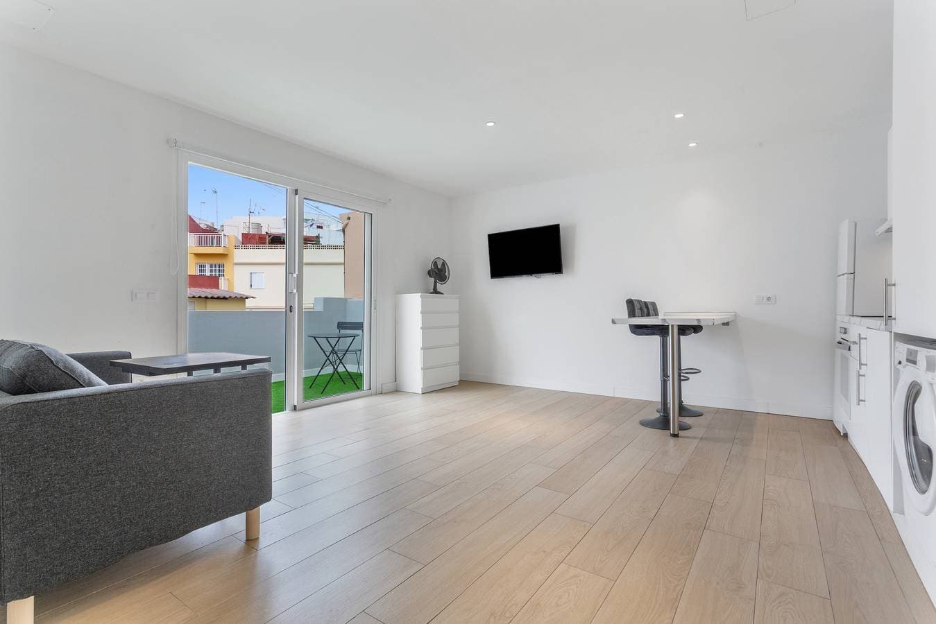 Foto 4 von 23: Ferienstudio 'Hermoso Atico Vistabella' mit privater Terrasse und WLAN