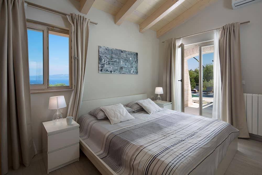 Foto 2 von 30: Exklusive 5* Villa mit herrlichem Meerblick und beheiztem Pool