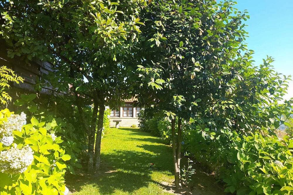 Foto 9 von 30: Cottage auf dem Land mit Garten mit Grill