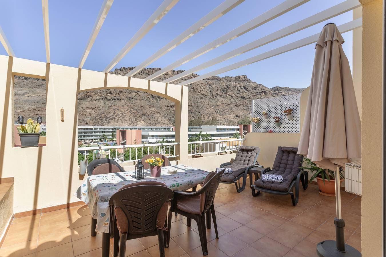 Foto 2 von 23: Ferienwohnung 'Los Mangueros Beach 37 - Mogán' mit Bergblick, WLAN und Klimaanlage