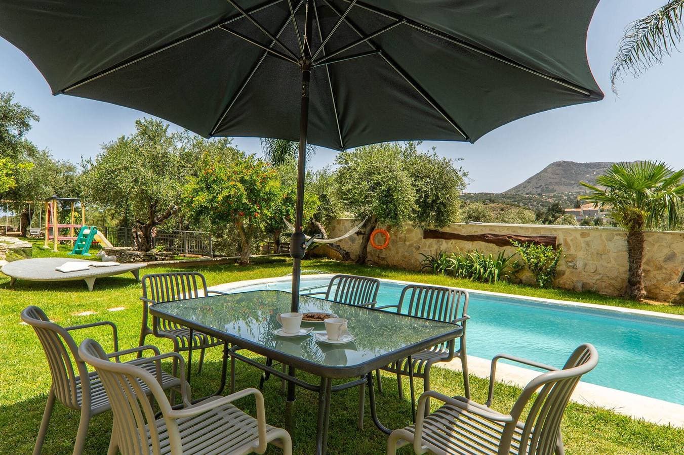 Foto 3 von 46: Villa für 6 Personen mit Pool
