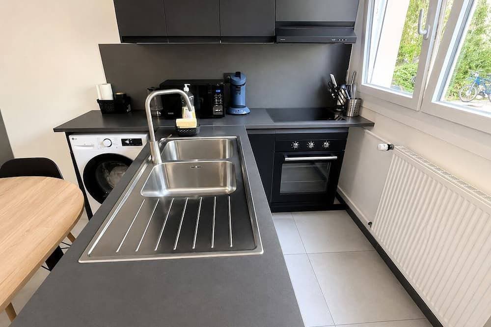 Foto 9 von 11: Apartment on the Canal de l'Ourcq — Private Parking, Pantin