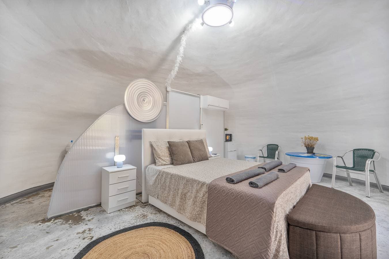 Foto 13 von 26: Domo Glamping Villena für Paare, inklusive Frühstück