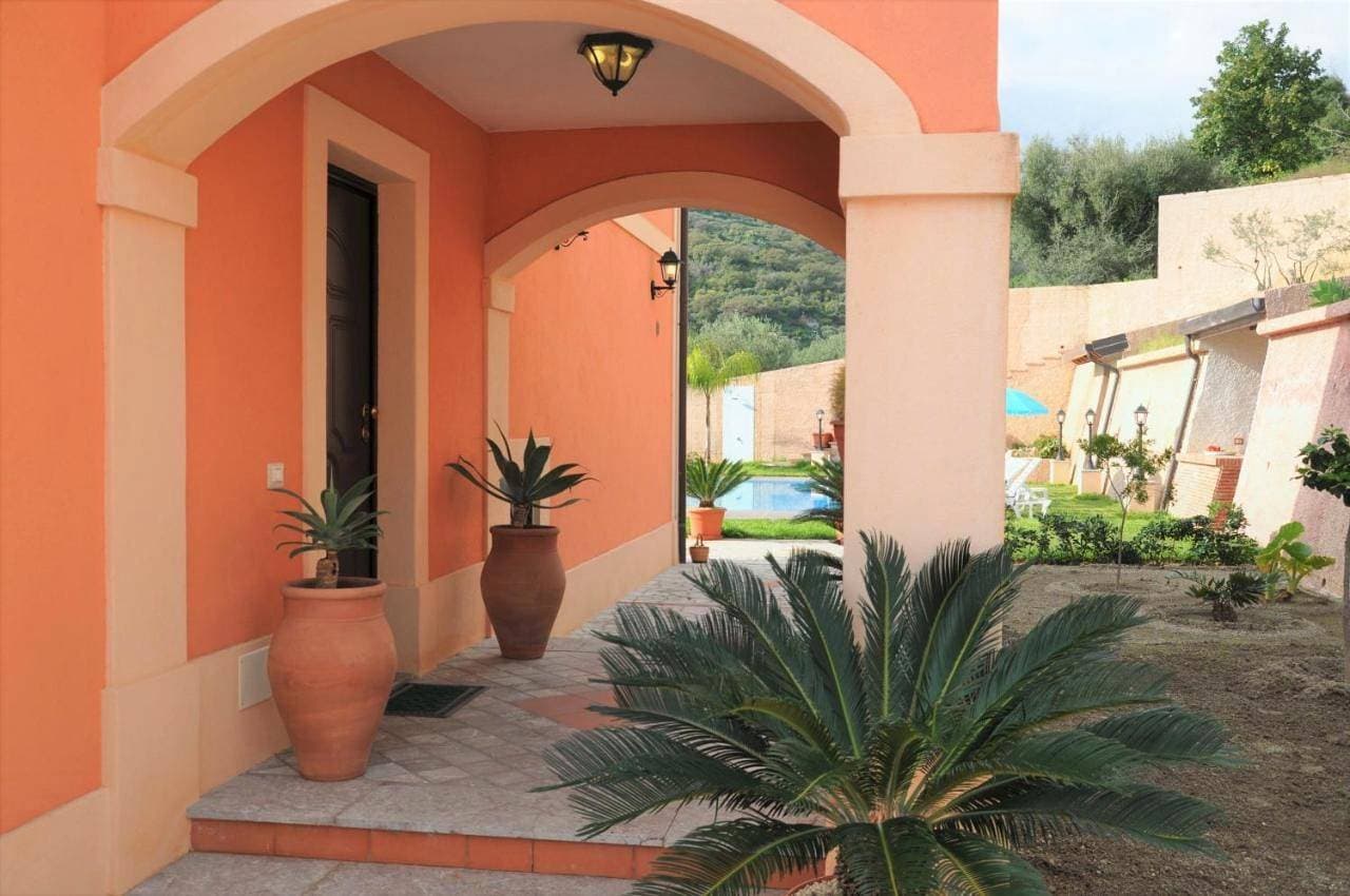 Foto 5 von 49: Villa with Private Pool