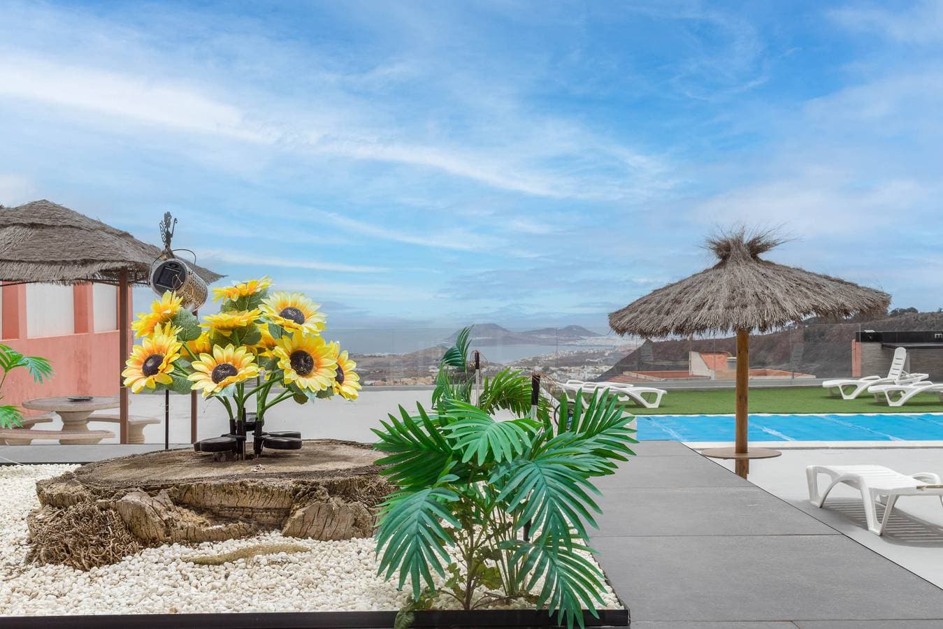 Foto 11 von 56: 4Br Chalet El Romero-Private Pool, BBQ & Chill