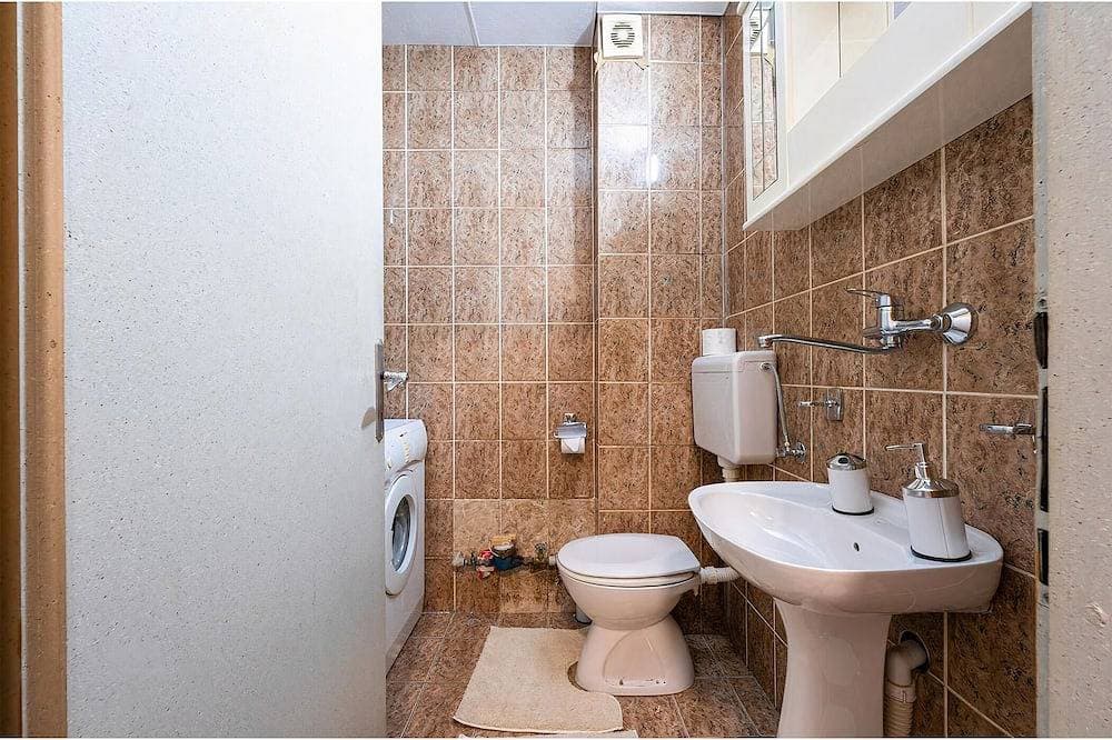Foto 4 von 6: Cozy 1-bedroom apartment in peaceful Podgorica with AC