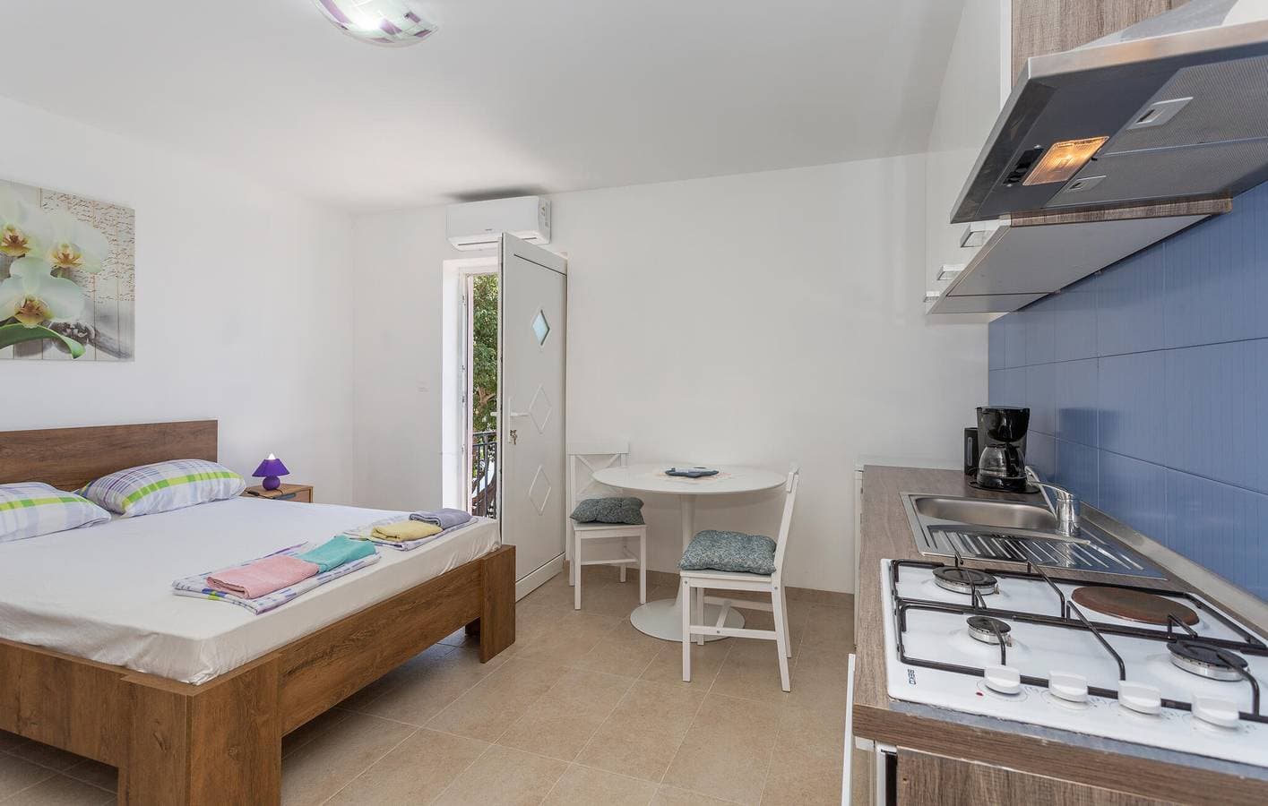 Foto 6 von 21: Apartment mit Meerblick, Terrasse, WLAN und Parkplatz in Strandnähe