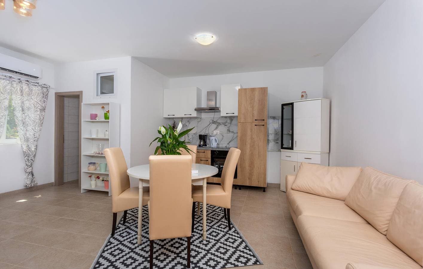Foto 5 von 21: Apartment mit Meerblick, Terrasse, WLAN und Parkplatz in Strandnähe