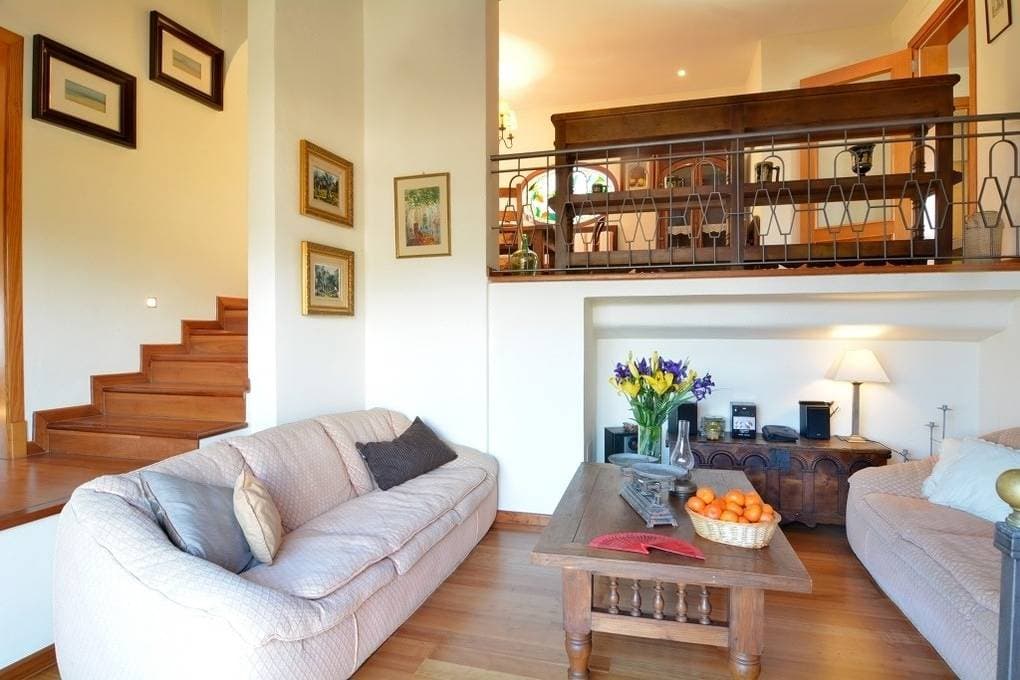 Foto 11 von 25: Charming Villa with Sea Views & Pool. Up to 7 Guests