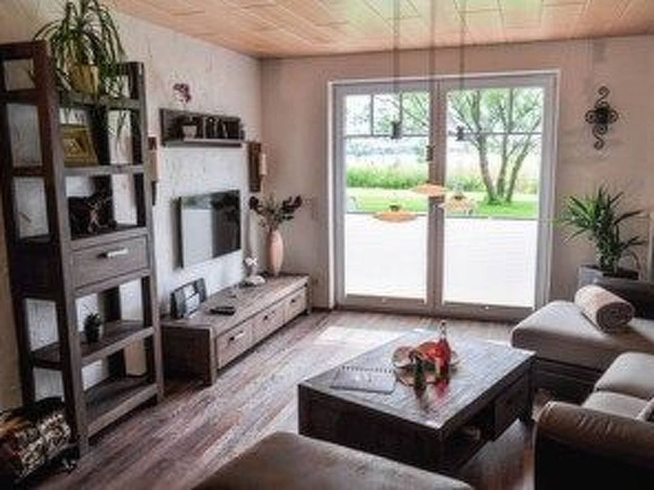 Foto 8 von 39: Ferienbungalow mit Terrasse und Seeblick in Sellin