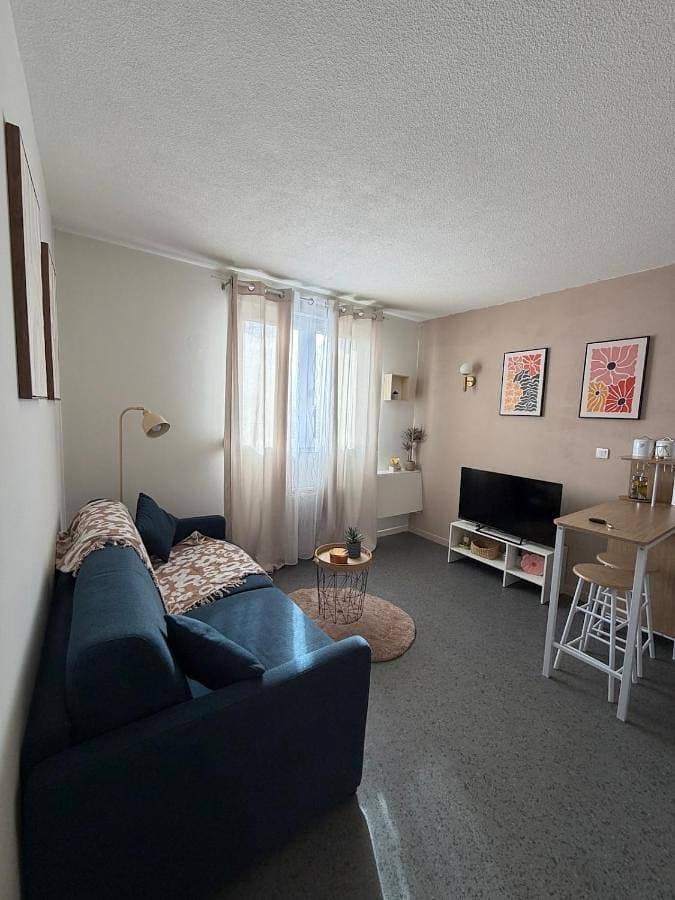 Cozy Wellington-Studio near Arras station and center 1