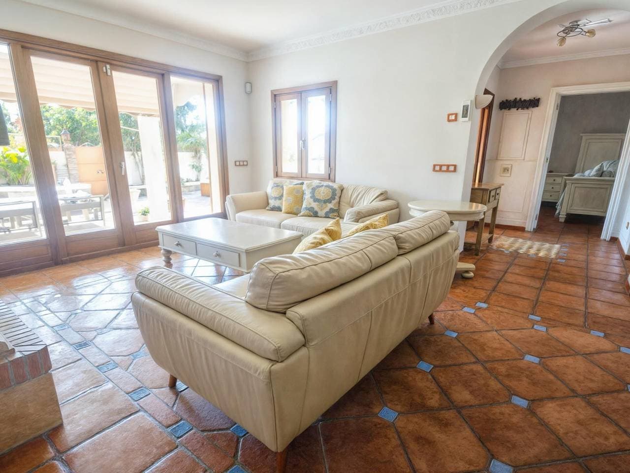 Foto 13 von 25: Luxusvilla nahe dem Meer mit Pool in Marbella