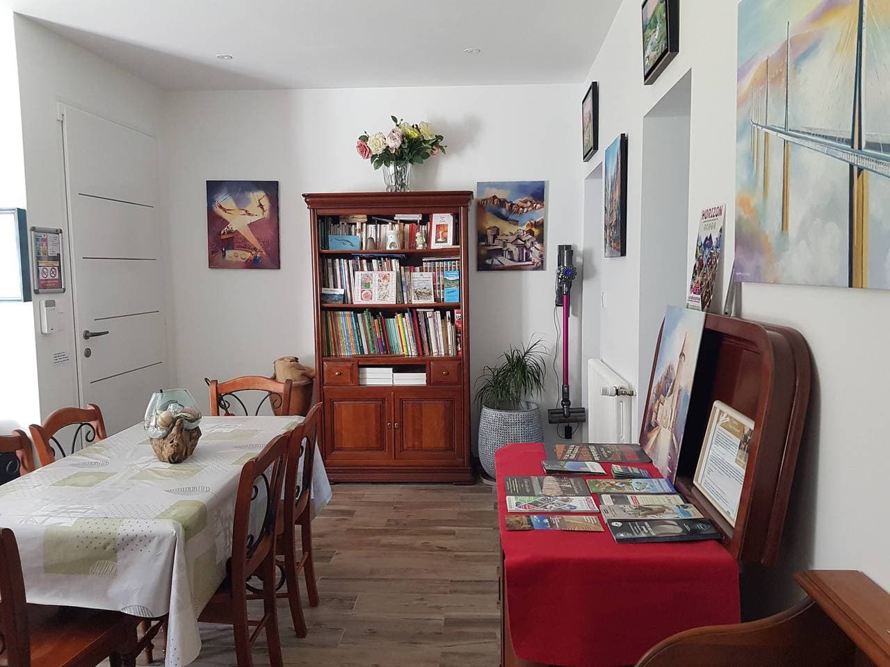Foto 4 von 43: Landhaus 'Gîte Aux Tourterelles' mit Bergblick, WLAN und Klimaanlage