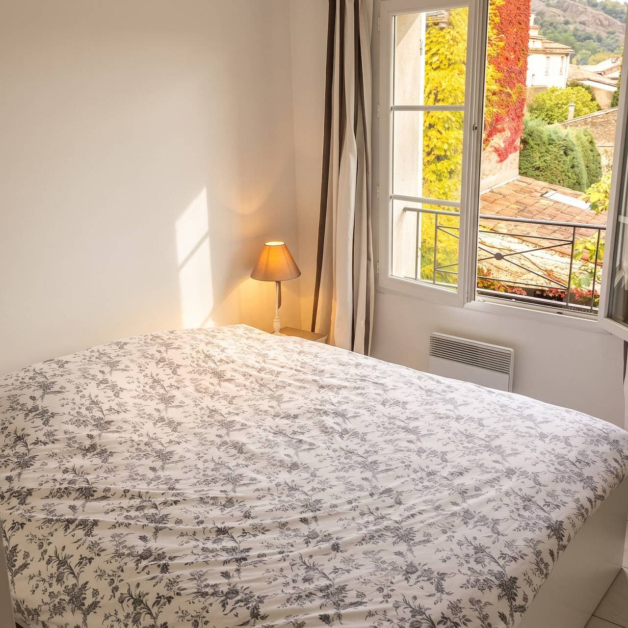 Foto 4 von 30: Bequemes Haus in La Garde-Freinet, 160 m², Stadtblick