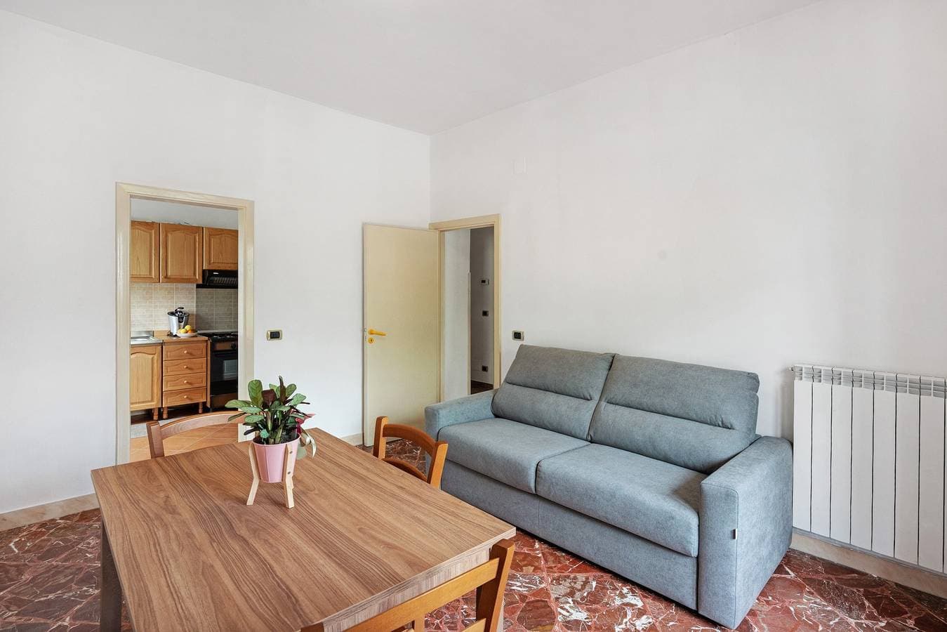 Foto 7 von 24: Ferienwohnung 'Ischia Con Terrazza' mit Privatterrasse, Gemeinschaftsgarten und Wi-Fi