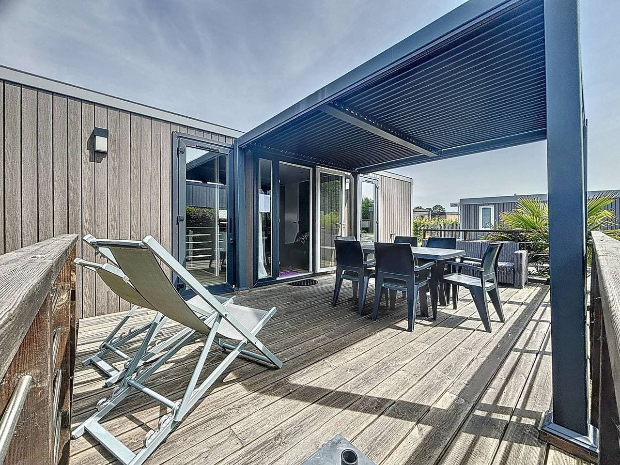 Foto 2 von 18: Mobilheim Komfort: 2 Zim, Pool, Strand 200m, Parkplatz, WLAN