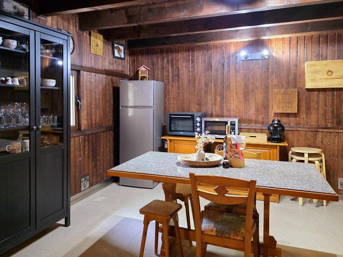 Foto 4 von 97: Two-Bedroom Chalet