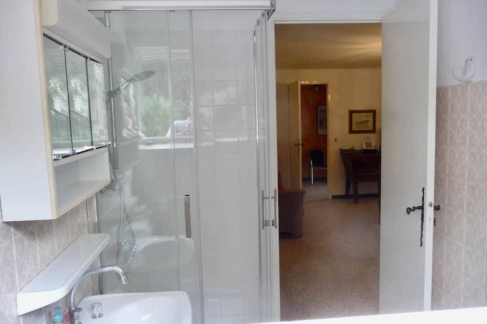 Foto 7 von 16: Pampelonne Strand-Center, Erdgeschoss eines Hauses, 2500 m2 Grundstück