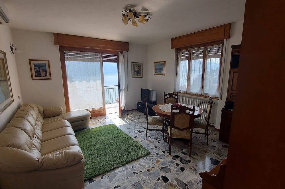 Foto 5 von 14: Magic Lake View - Spacious apartment 5 minutes from the beach