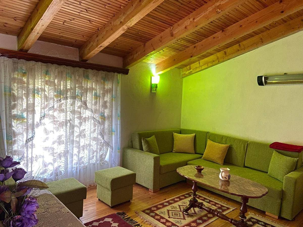 Foto 8 von 16: Family Room with Private Bathroom