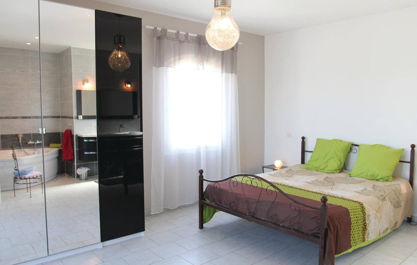 Foto 6 von 18: Apartment mit Bergblick, Parkplatz, Pool und WiFi