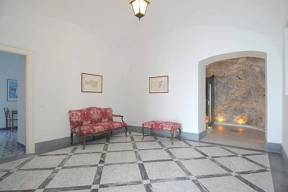 Foto 8 von 30: Villa Elidea E: A welcoming two-story cottage which faces the sun and the sea, with Free Wi-Fi.