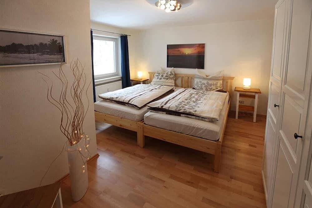 Foto 2 von 10: Schoene, liebevoll komplett renovierte Ferienwohnung direkt unter dem Karwendel.
