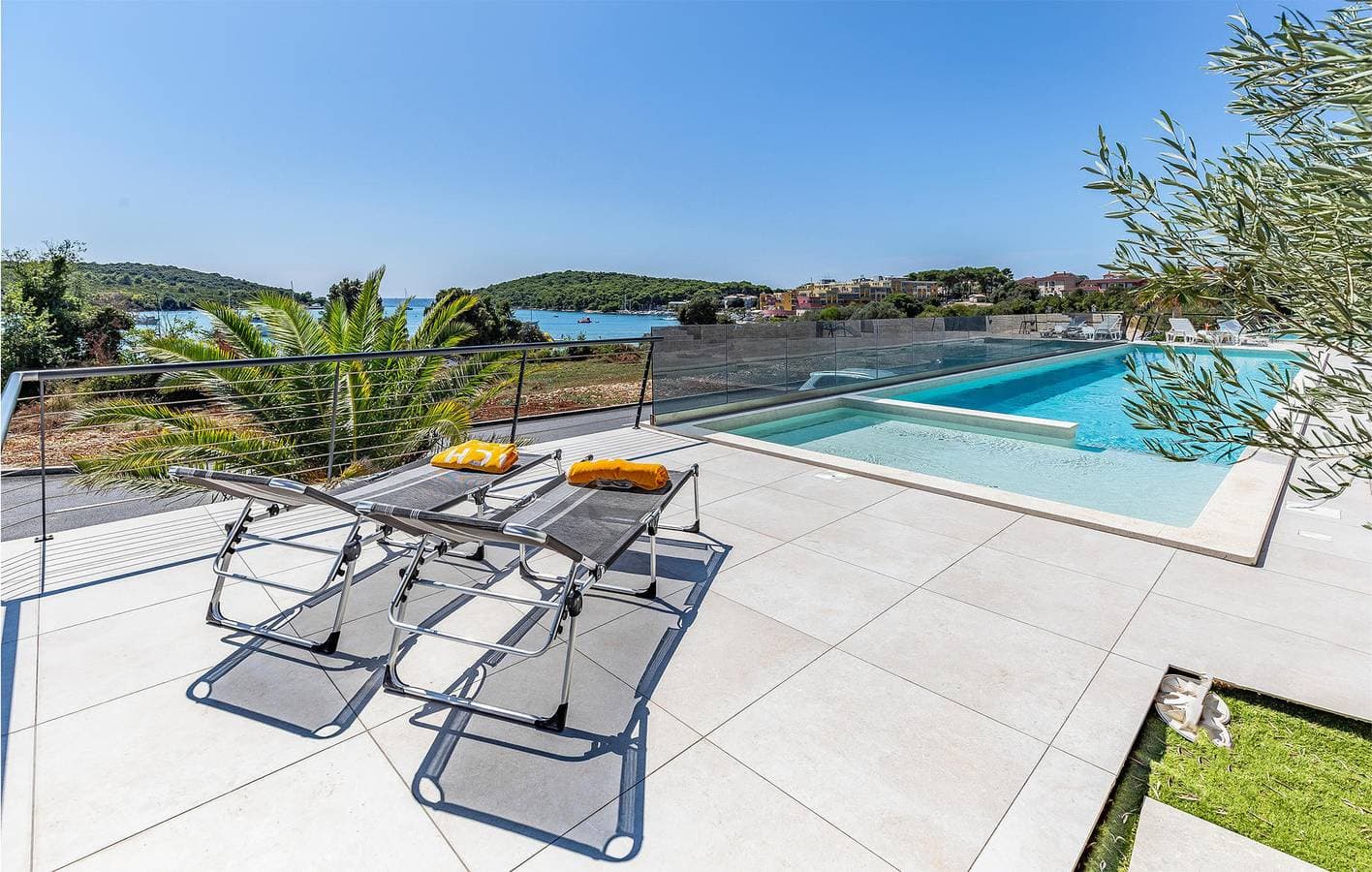 Foto 12 von 46: Gemütliche 1-Zimmer-Wohnung mit Pool, Terrasse und Zugang zum Strand