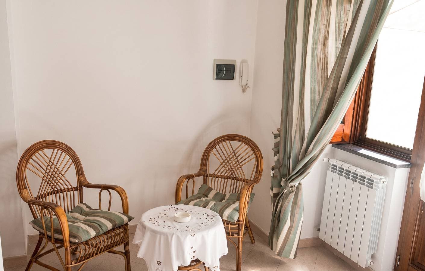 Foto 6 von 12: Charmantes Studio mit Meerblick in Sorrento - 35 qm + Terrasse