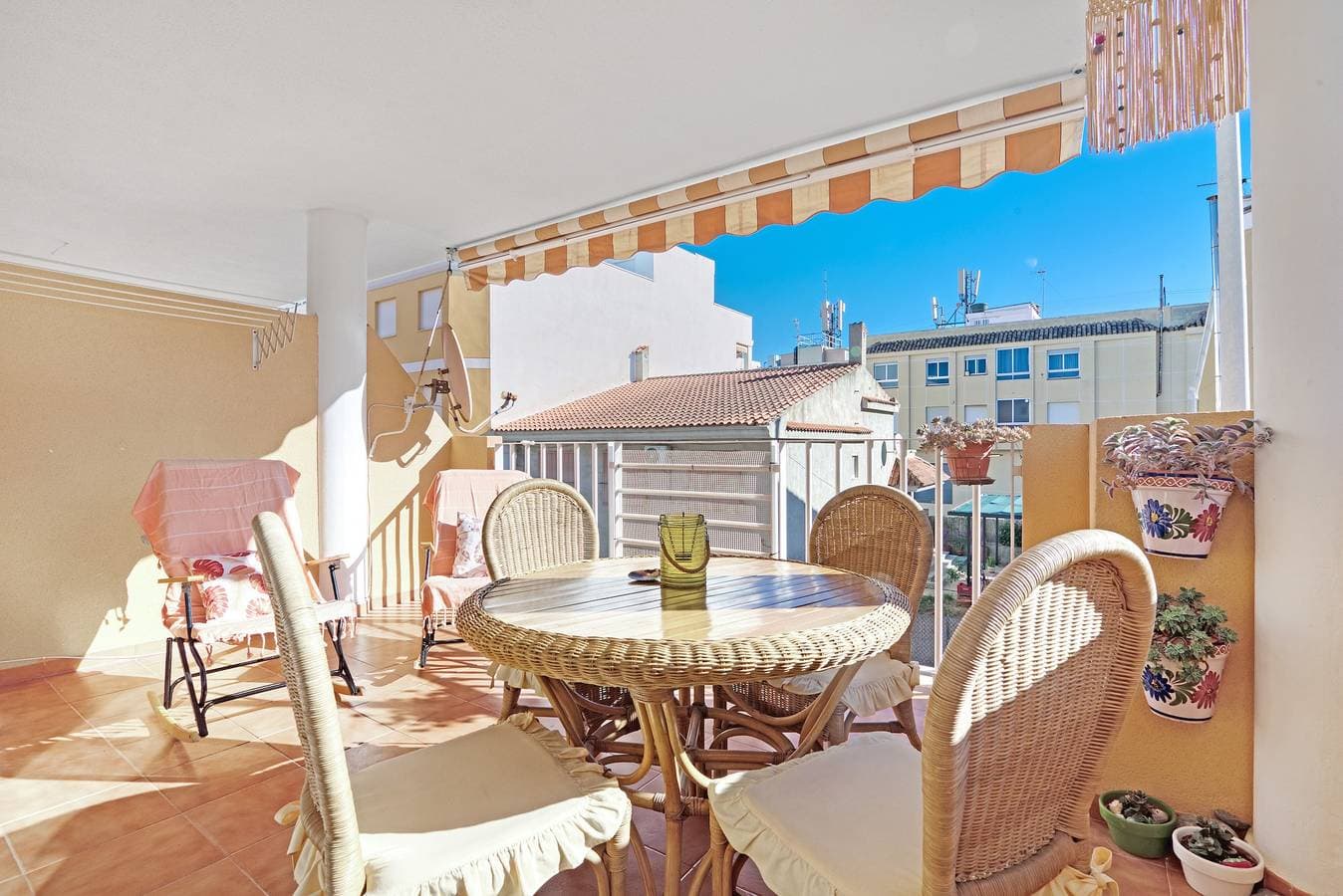 Foto 2 von 21: Ferienwohnung 'Playa De Chilches' mit privater Terrasse und Balkon