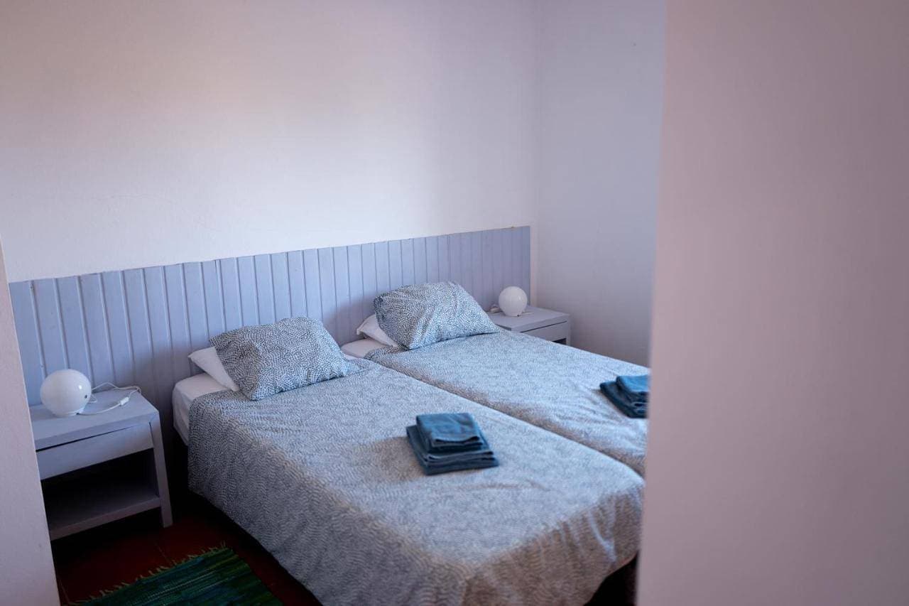 Foto 10 von 16: Two-Bedroom Apartment with Lake View