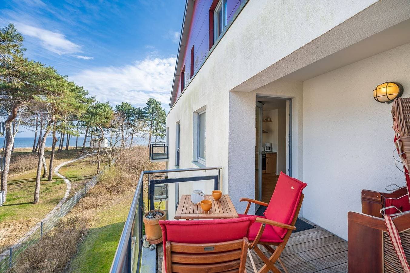 Foto 3 von 15: Appartement mit Balkon und Meerblick, 80 m zum Strand