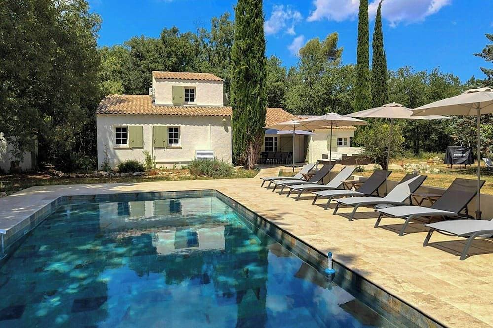 Villa auf einem Hektar schattigem Grundstück in der Provence Verte 1