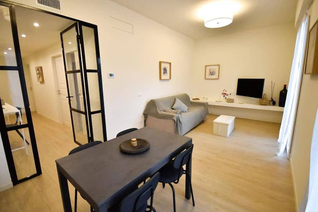 Foto 3 von 18: Two-Bedroom Apartment