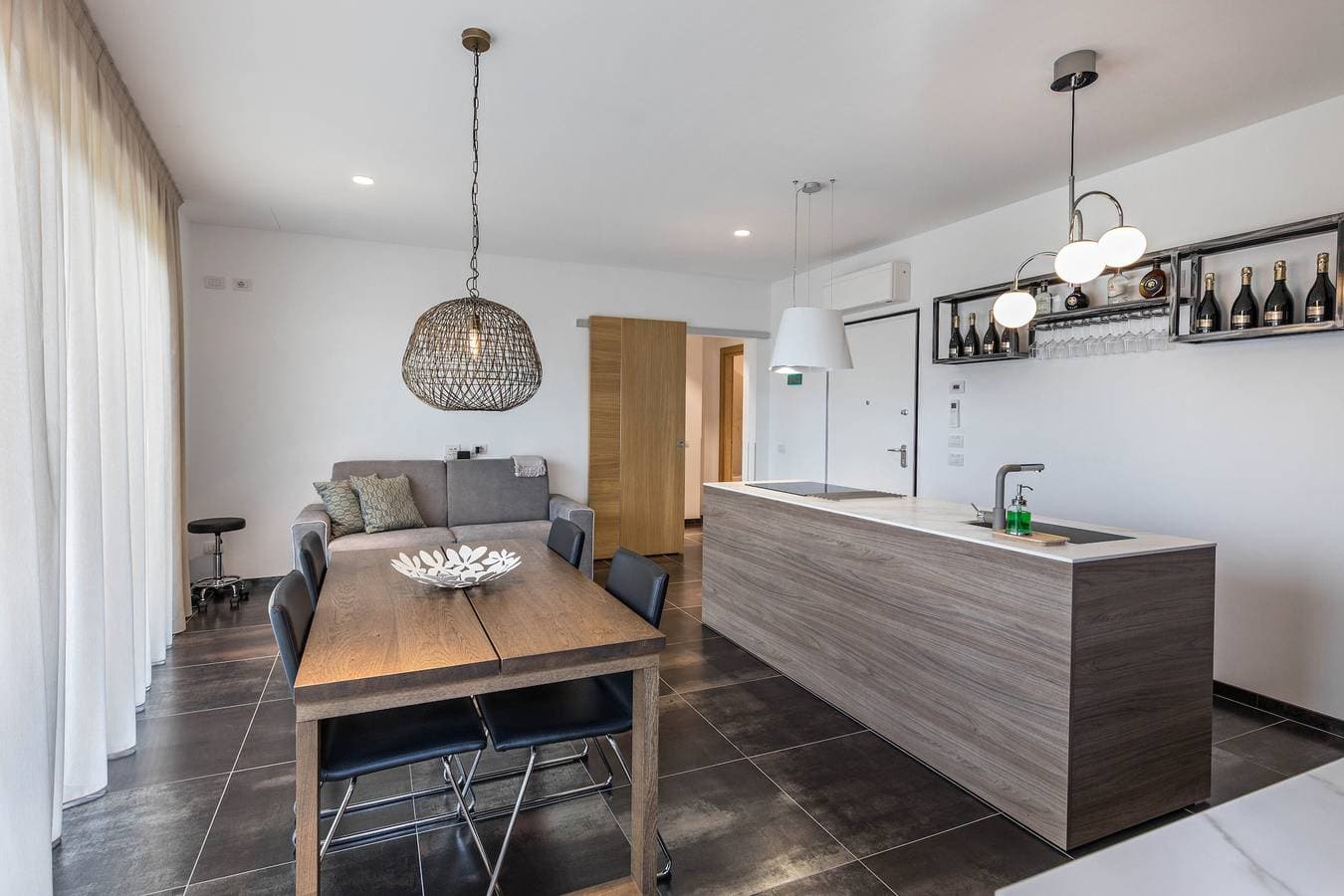 Foto 6 von 26: Ferienwohnung "Bardolino Luxury - Erdgeschoss" mit Seeblick