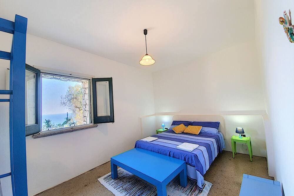 Foto 3 von 29: Ferienhaus mit Meerzugang und beheiztem Außenpool