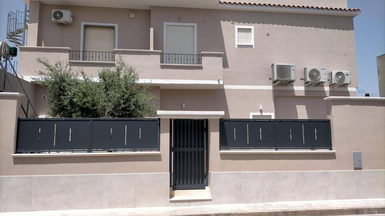 Foto 2 von 19: One-Bedroom Apartment with Balcony