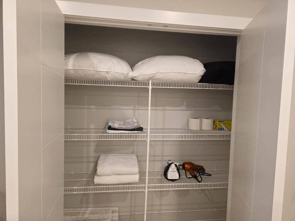 Foto 13 von 22: Geräumiges und modernes Apartment mit 2 Schlafzimmern in Calgary