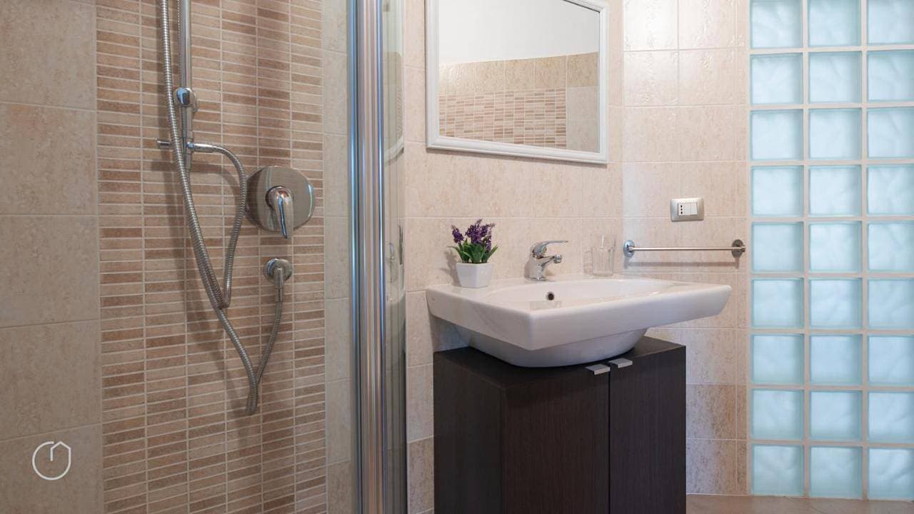 Foto 5 von 24: Triple Room with Private Bathroom