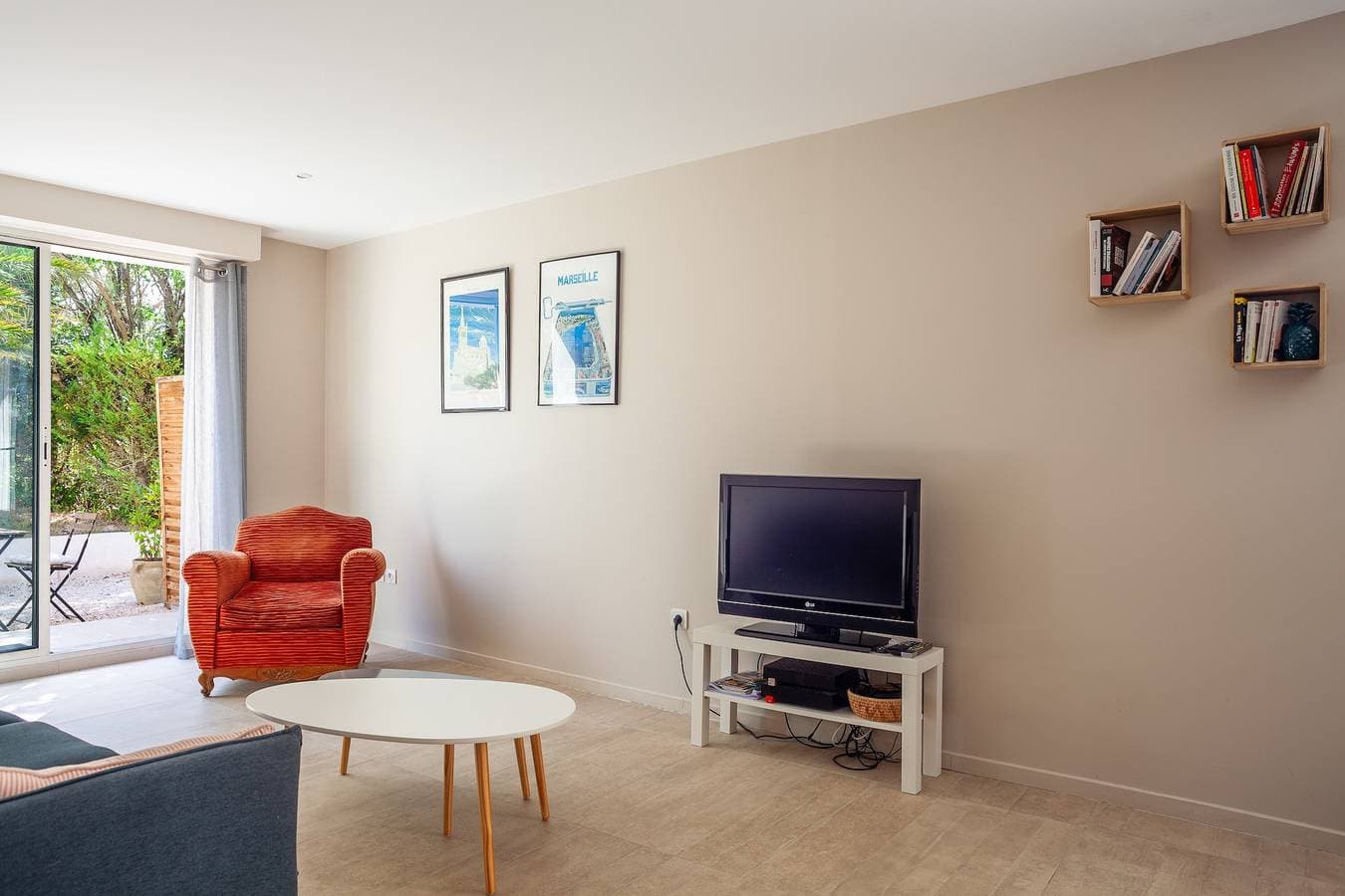 Foto 6 von 19: Ferienwohnung 'Cocon Avec Piscine Et Jardin' mit Gemeinschaftspool, privater Terrasse und WLAN
