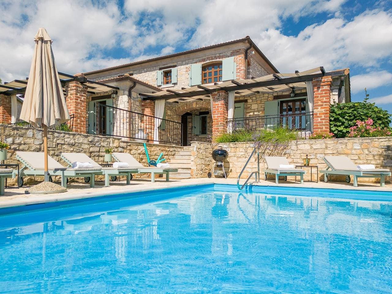Foto 4 von 30: Villa Lotus