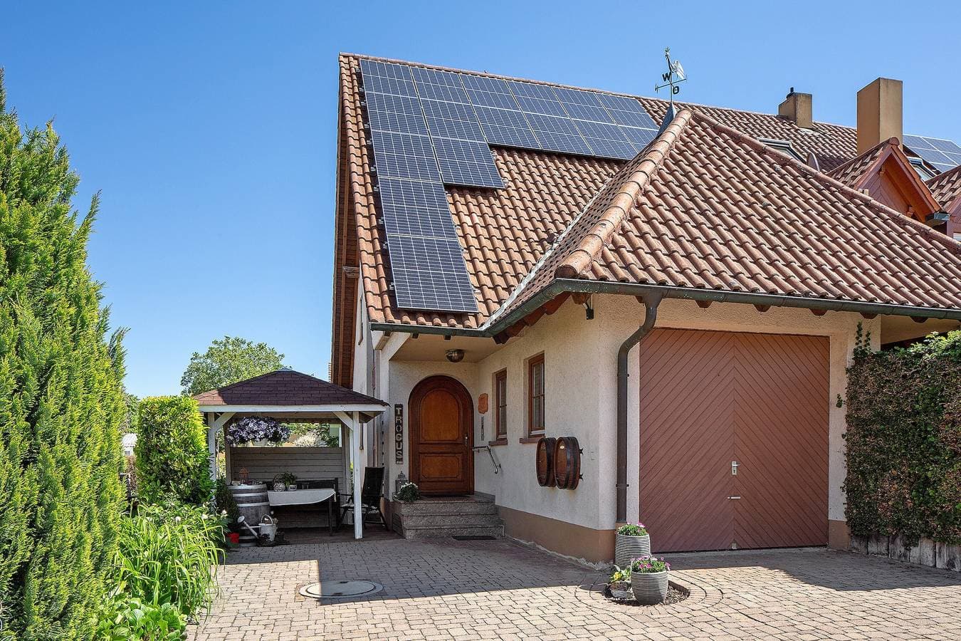 Foto 2 von 23: Ferienwohnung Trogus mit privater Terrasse und WLAN